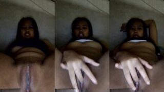 Bokep pelajar sma ngangkang colmek 1 jari